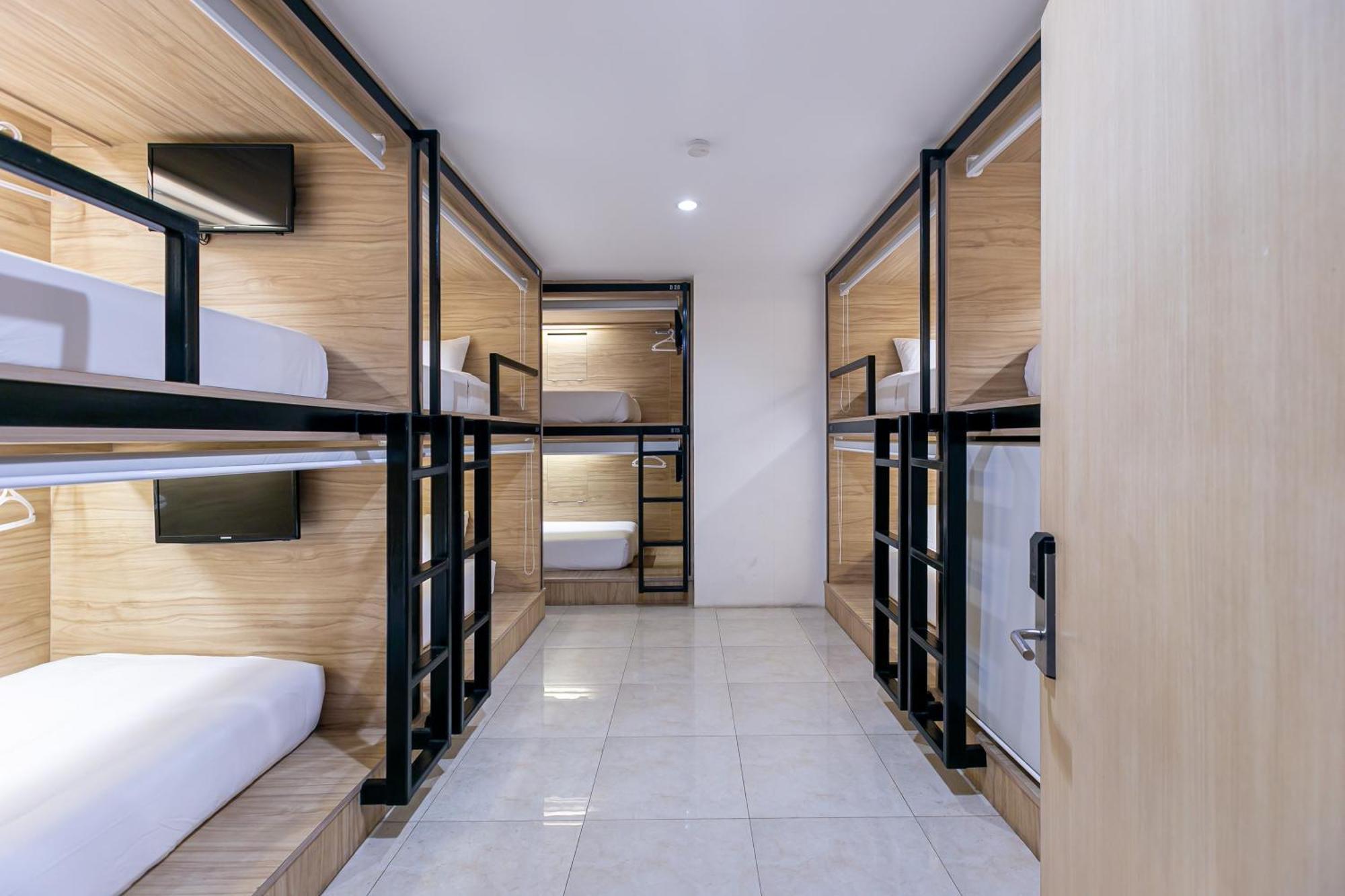 The Bedrooms Hostel Pattaya Zewnętrze zdjęcie