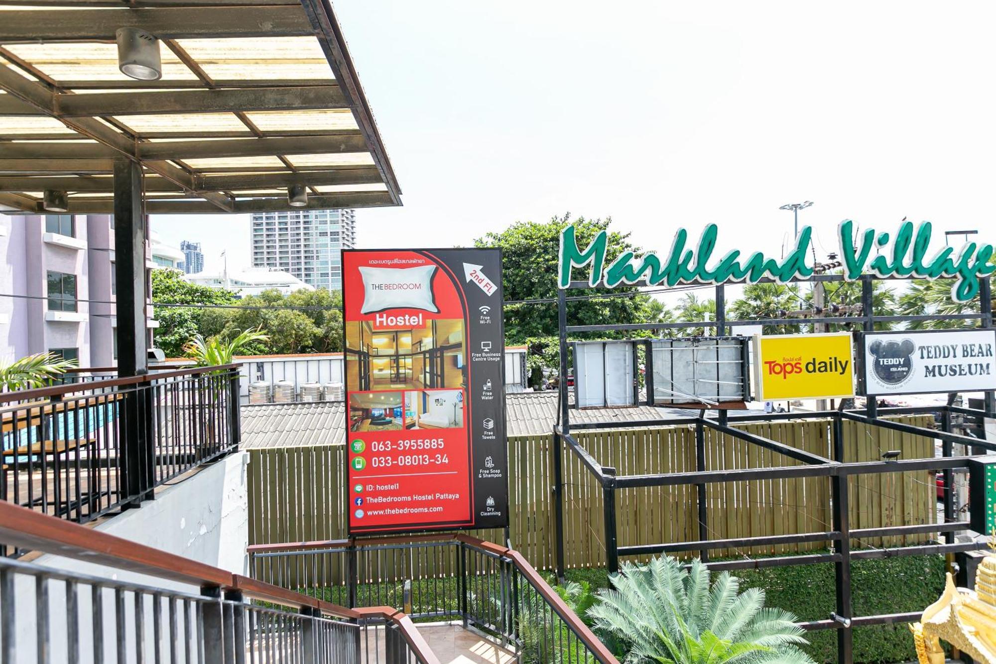 The Bedrooms Hostel Pattaya Zewnętrze zdjęcie