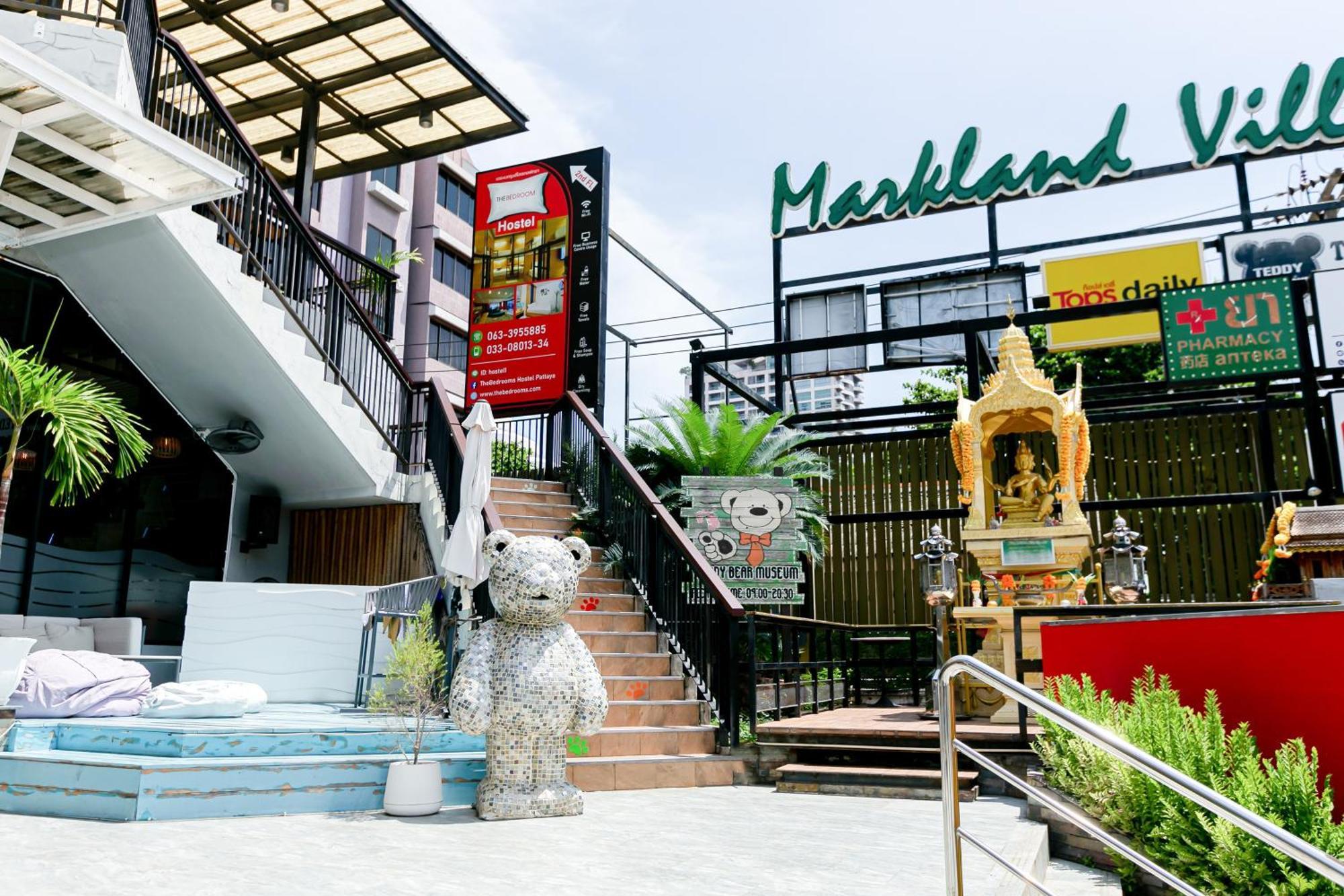 The Bedrooms Hostel Pattaya Zewnętrze zdjęcie