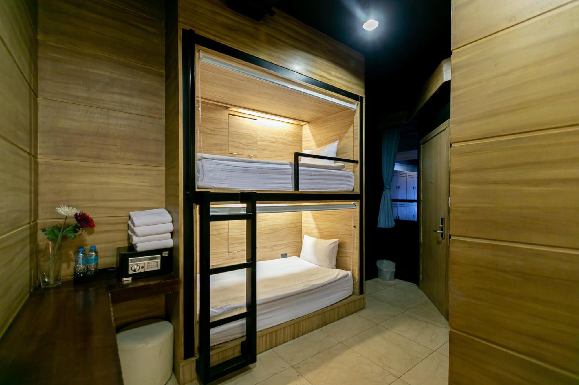 The Bedrooms Hostel Pattaya Zewnętrze zdjęcie